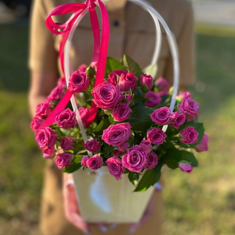 Розовые розы в сумочке, роза