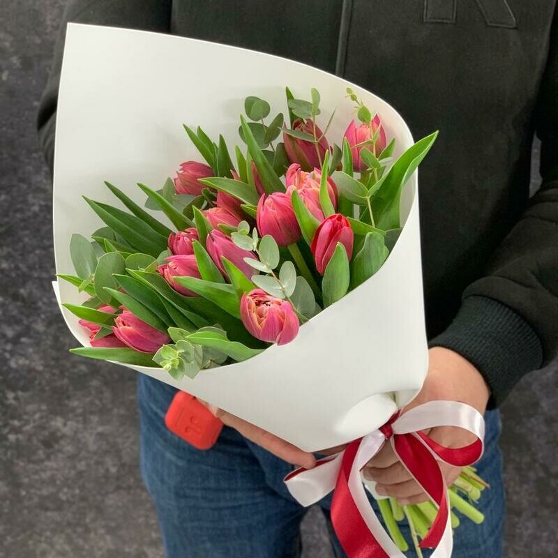 19 pionovidnih Tyul_panov s evkaliptom, standart