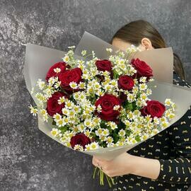 Ромашка с розами