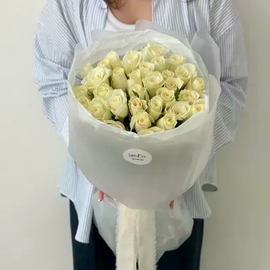 Букет из 35 белых роз Кения