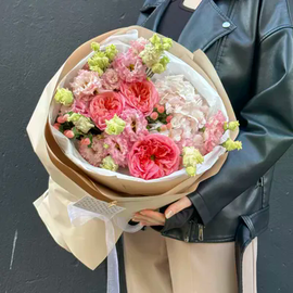 Розовый шлейф