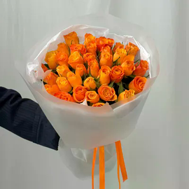 35 рыжих роз