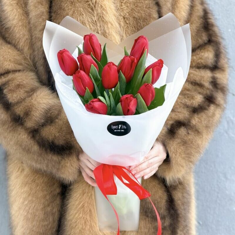 Buket iz 11 krasnih tyul_panov, standart