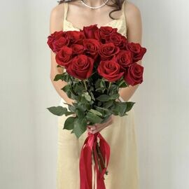 Букет из красных роз 70 см