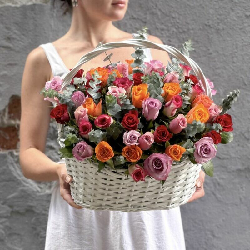 АКЦИЯ! Корзина из 51 розы микс, делюкс