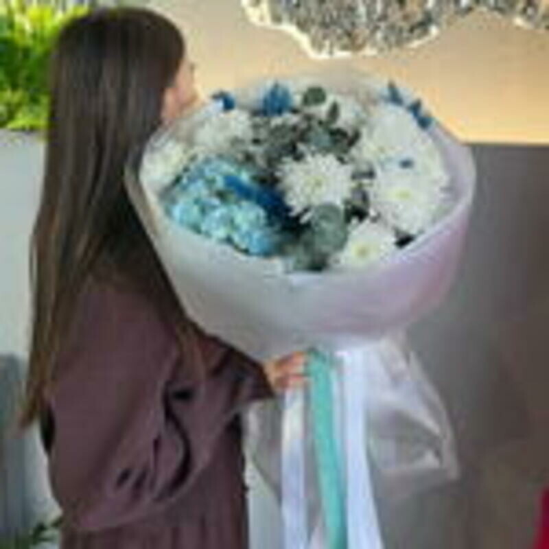 Sbornij buket iz gortenzii i suhotcveta lagurus, luxe