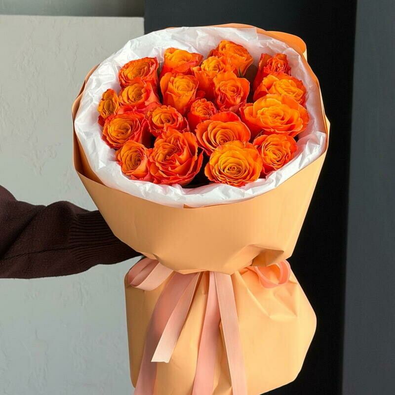 Монобукет из оранжевых кенийских роз, стандартный