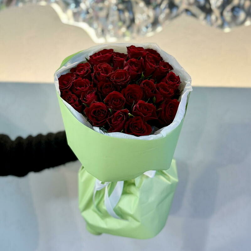 Классический букет из красных роз, классический букет из красных роз