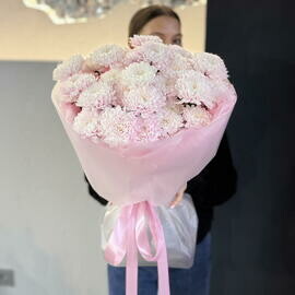 Монобукет из нежно розовой хризантемы