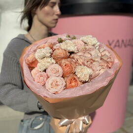 Sbornij buket v persikovih ottenkah