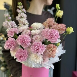 Romantichnaya kompozitciya v pastel_nih tonah