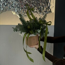 Авторский букет из нобилиса, эвкалипта и лент