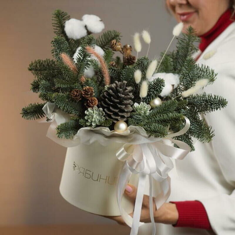 Вошебная зимняя композиция из нобилиса с сухоцветами, стандартный