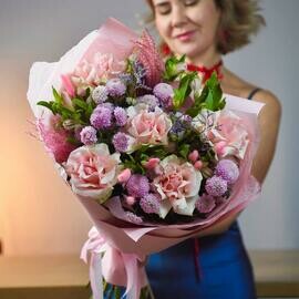 Neobiknovennij buket iz frantcuzskih roz, al_stromerii i Santini