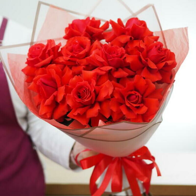 Buket iz 9 krasnih frantcuzskih roz, standart