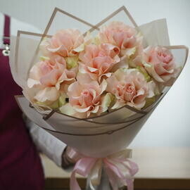 Букет из 7 розовых французских роз