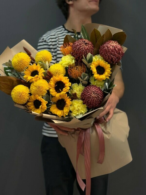 Букет Авторский Солнышко хризантемы подсолнух, премиум