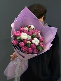 Buket Pionovidnaya Roza Misty Bubbles pion