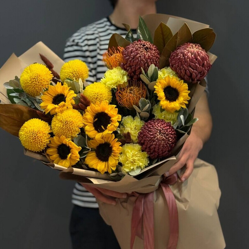 Buket Avtorskij Solnishko hrizantemi podsolnuh, premium
