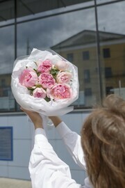 Букет из 7 пионов 