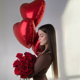 Buket roz v nabore vozdushnih serdetc