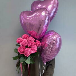 Buket roz s sharikami