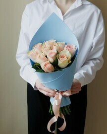 Buket roz Keniya 11sht