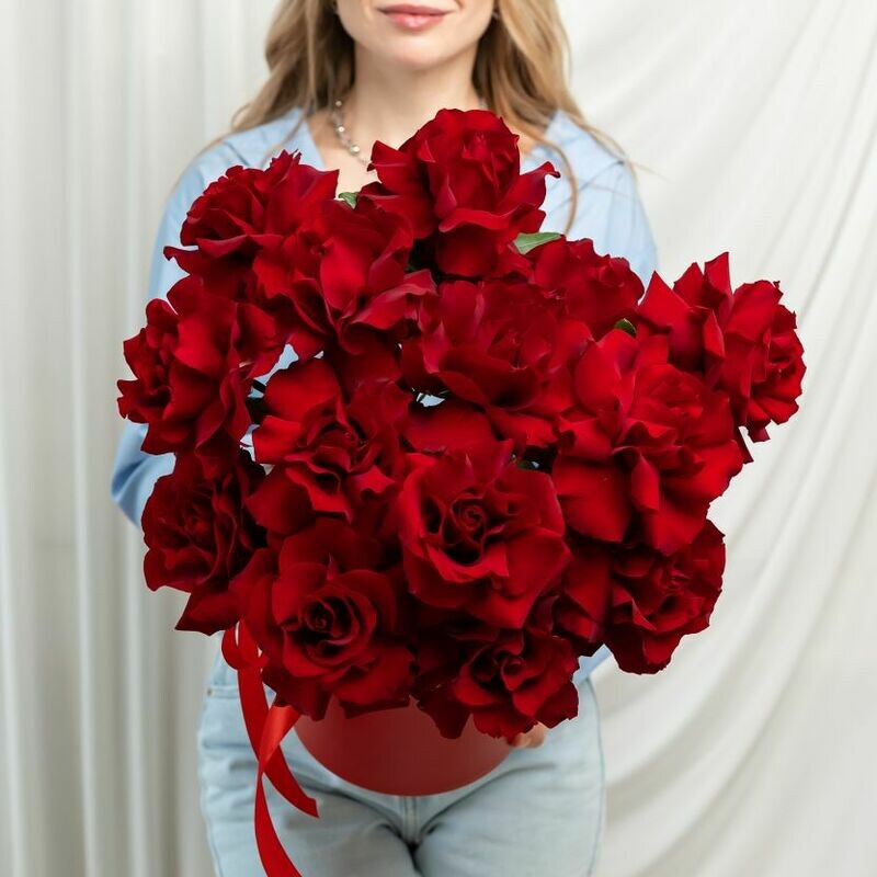 15 frantcuzskih roz v shlyapnoj korobke (sort Eksplorer), 15 frantcuzskih roz v shlyapnoj korobke (sort eksplorer)