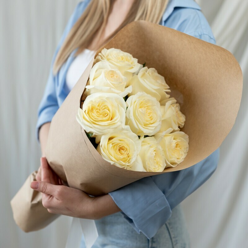 9 kremovih pionovidnih roz v upakovke, premium