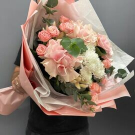 Buket iz frantcuzskih roz, kustovih roz