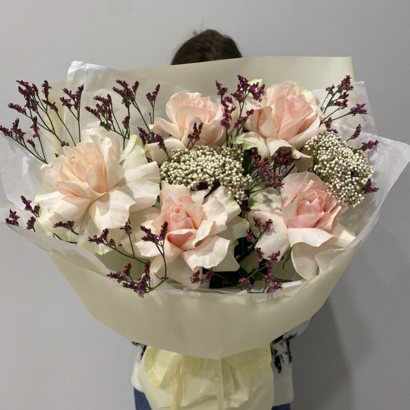 Ажурные розы с лимониумом, стандартный