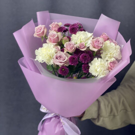 Buket s kustovimi rozami «Fioletovoe nastroenie»