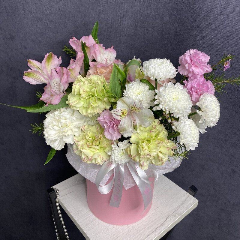 Kompozitciya v shlyapnoj korobke «Nezhnost_», standart