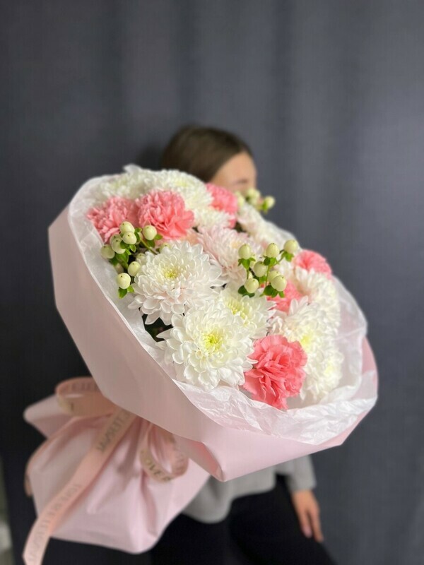 Pervij potceluj, standart