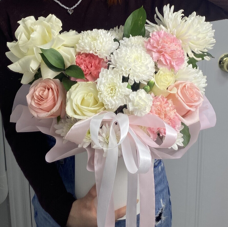 Композиция из хризантем и роз «Теплое воспоминание», стандартный