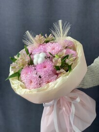 Buket s hrizantemoj i al_stromeriej «Vozdushnij»