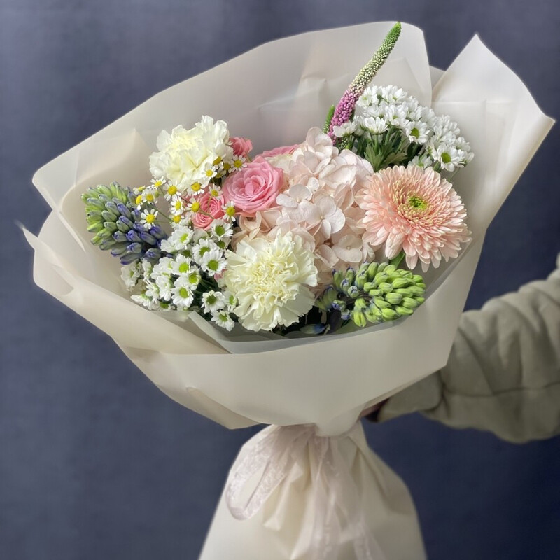 Авторский букет «Цветочная симфония», стандартный