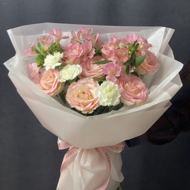 Buket s rozami «Vozdushnost_», standart