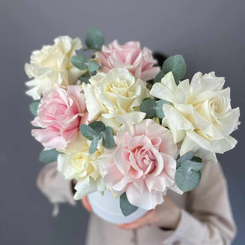 «Frantcuzskij sharm» kompozitciya iz roz, standart