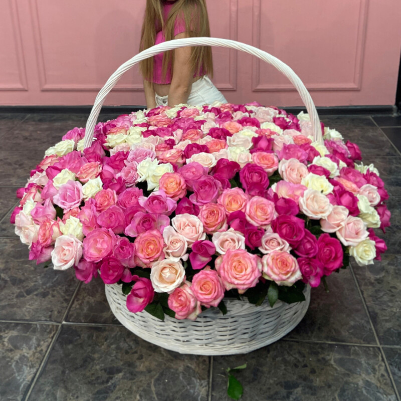 Корзина 301 роза, делюкс