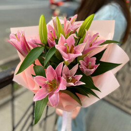 Букет из 5 лилий 