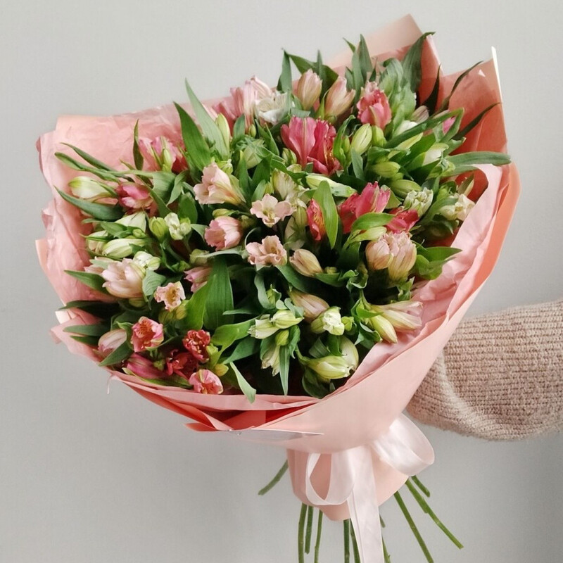 Букет из 15 альстромерий, букет из 15 альстромерий