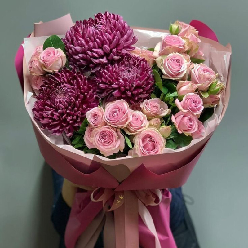 Букет хризантем и кустовых роз, стандартный