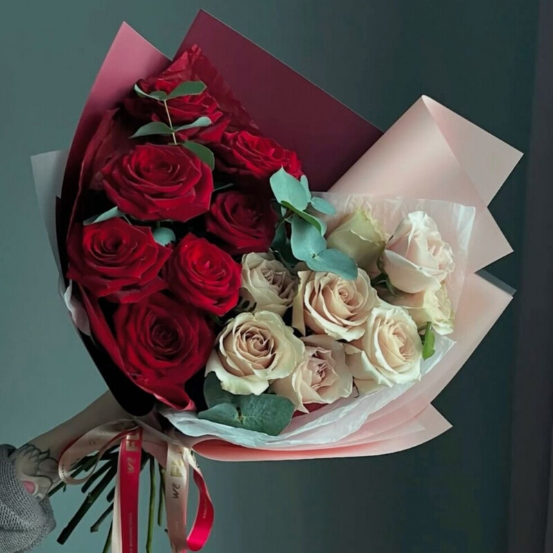 «Контраст любви» , букет из 15 роз 