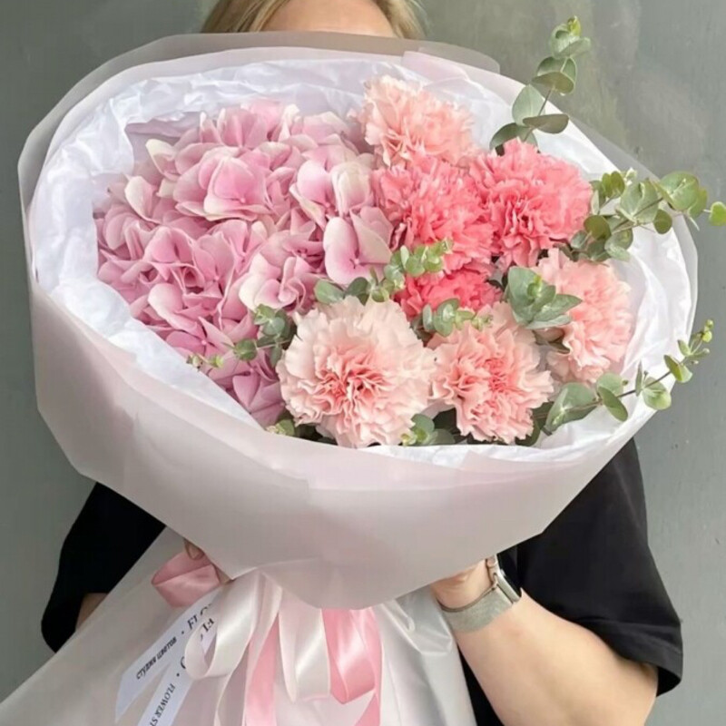 «Клубничный йогурт» авторский букет, стандартный