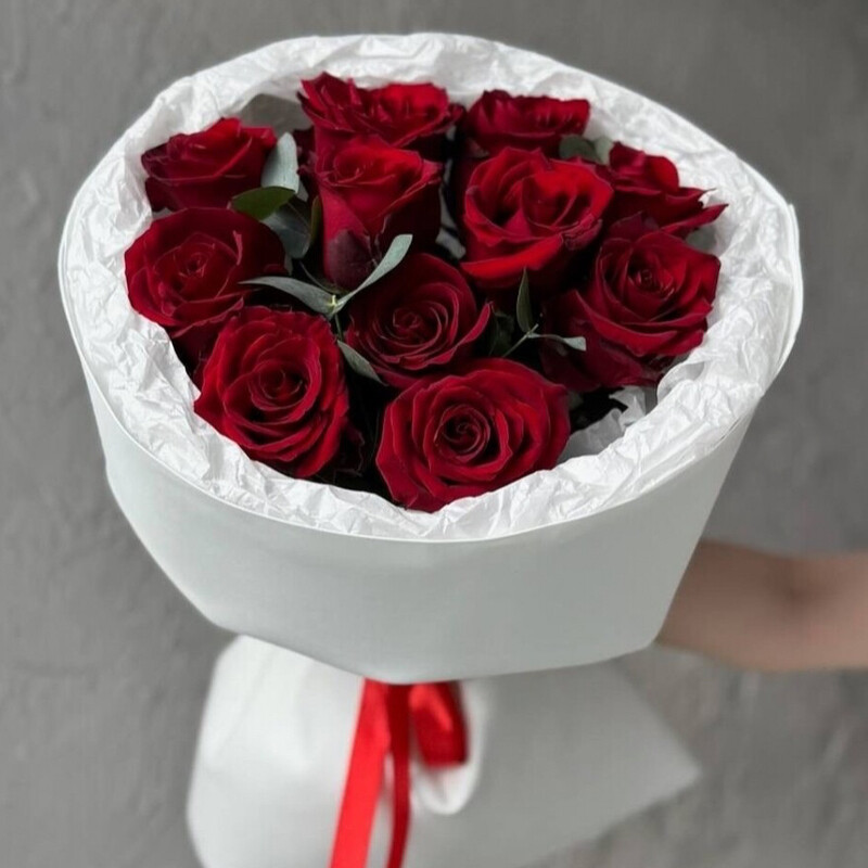 Buket iz 11 krasnih roz s evkaliptom, buket iz 11 roz