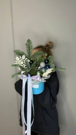 Новогодний букет из голубой датской ели .