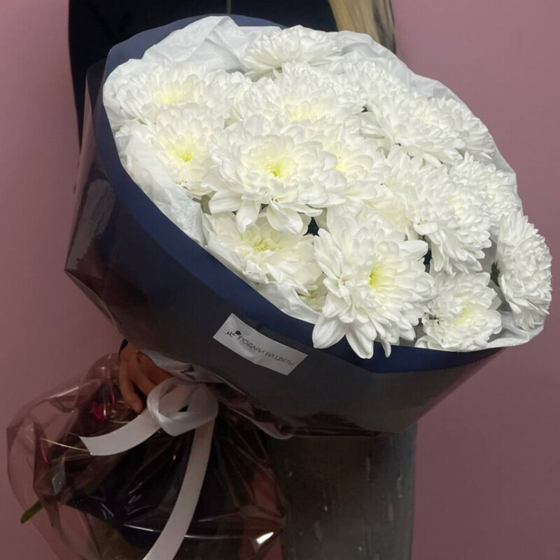 Monobuket iz kustovoj hrizantemi Altaj, standart