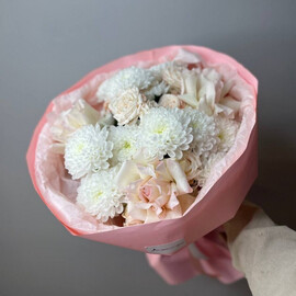 Buket s frantcuzskoj rozoj