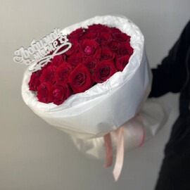 Моно букет из 35 красных роз + открытка